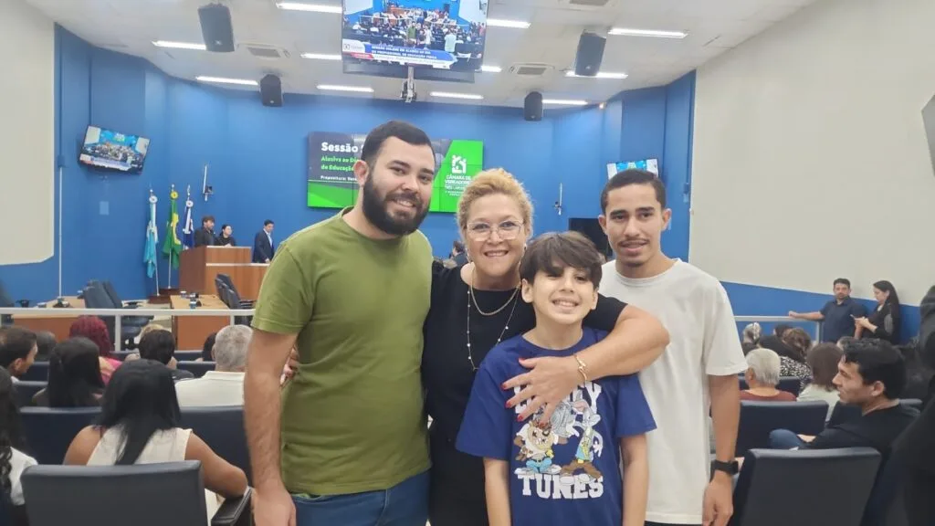 Câmara homenageia profissionais de Educação Física em noite de reconhecimento e emoção