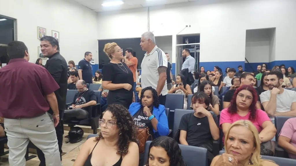 Câmara homenageia profissionais de Educação Física em noite de reconhecimento e emoção