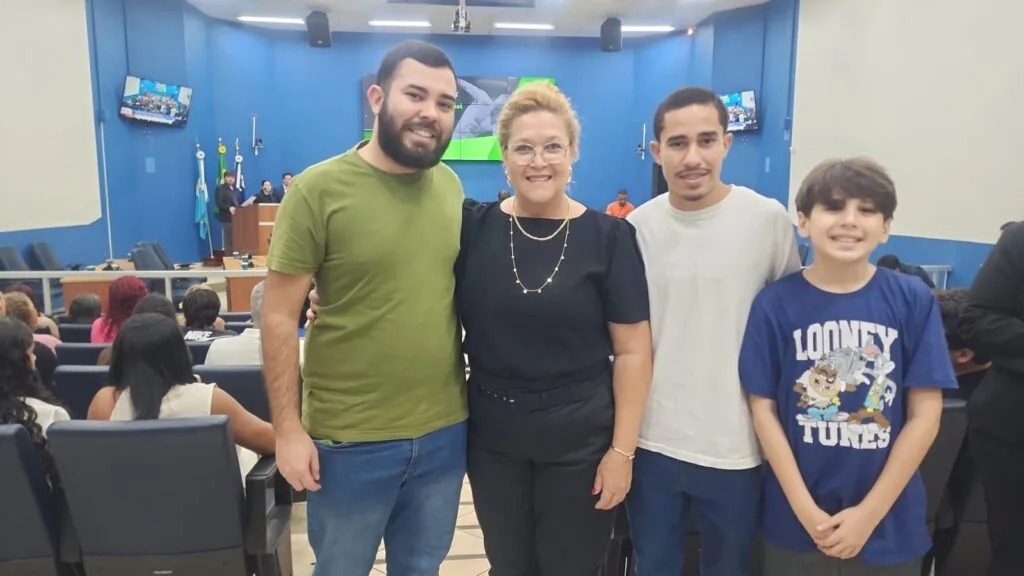 Câmara homenageia profissionais de Educação Física em noite de reconhecimento e emoção