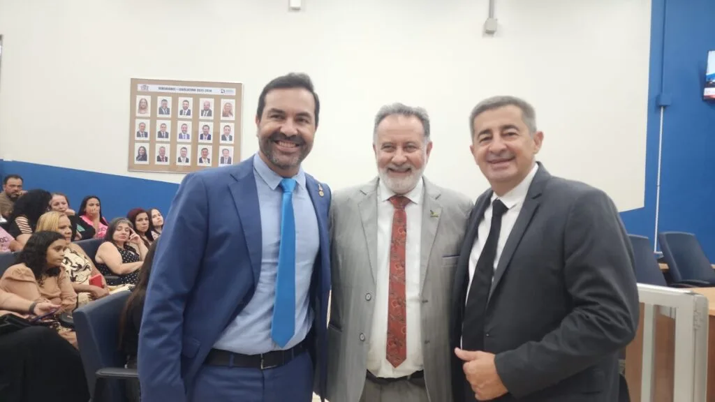 Câmara homenageia profissionais de Educação Física em noite de reconhecimento e emoção