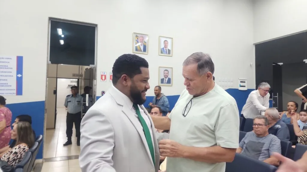 Câmara homenageia profissionais de Educação Física em noite de reconhecimento e emoção