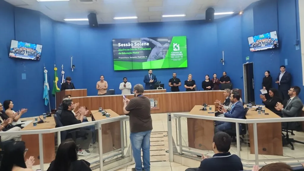 Câmara homenageia profissionais de Educação Física em noite de reconhecimento e emoção