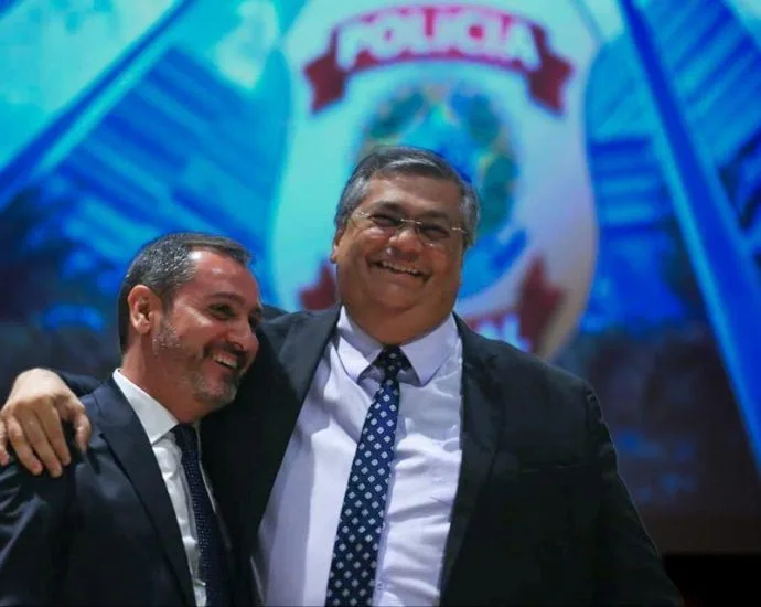 Flávio Dino reintegra diretores da Polícia Federal após crise no STF