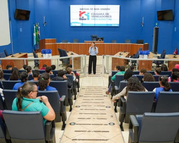 Alunos da Ramez Tebet participam de visita guiada na Câmara Municipal