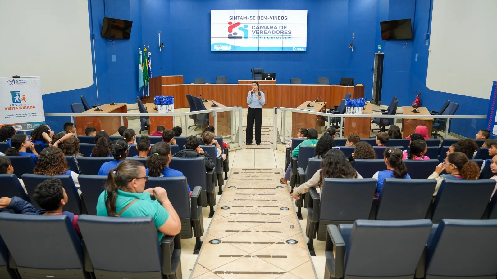 Alunos da Ramez Tebet participam de visita guiada na Câmara Municipal
