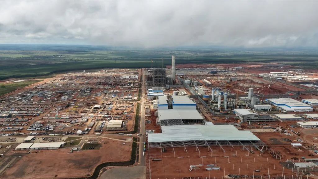 Assembleia histórica reúne 14 mil trabalhadores e consolida acordo no Projeto Sucuriú
