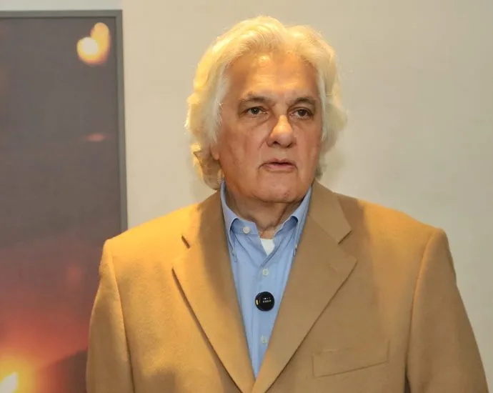 Delcídio Amaral provoca debate sobre futuro de Mato Grosso do Sul a 15 dias da eleição Delcídio Amaral provoca debate sobre futuro de Mato Grosso do Sul a 15 dias da eleição
