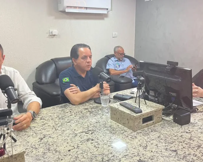 Coronel Davi declara apoio a Flávio Bolsonaro em entrevista em Três Lagoas