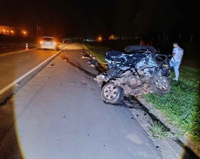 Acidente na SP-425: duas vítimas fatais e quatro crianças feridas