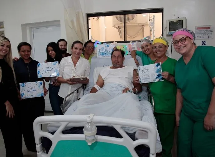 Aniversário na UTI: Carinho e Esperança na Santa Casa de Andradina Aniversário na UTI: Carinho e Esperança na Santa Casa de Andradina