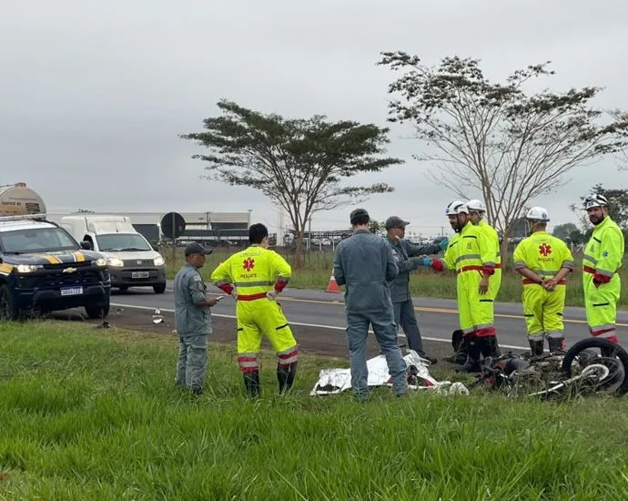 Motociclista morre em colisão com caminhão-tanque na BR-153 em São José do Rio Preto