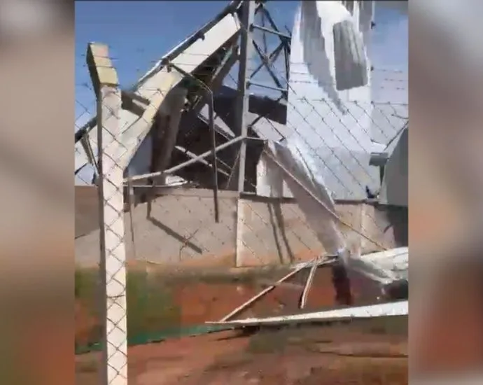 Chuva em Ipiguá derruba estrutura de propriedade de Zé Neto
