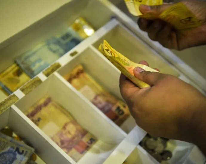 INPC apresenta deflação em agosto e acumula alta de 3,98% em 12 meses