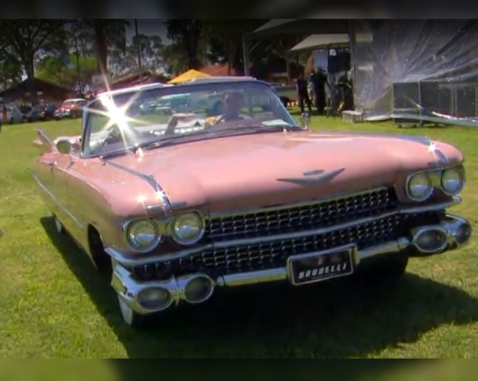 Feira de Antigomobilismo em São José do Rio Preto destaca relíquias e supercarros