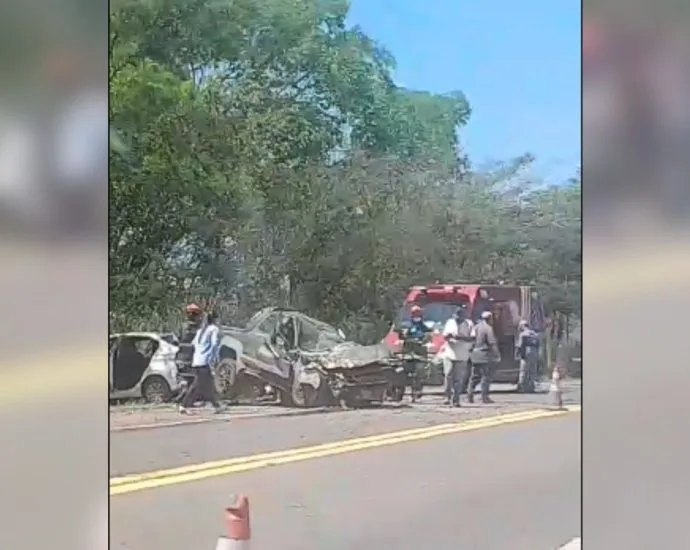 Acidente deixa duas pessoas feridas na Rodovia Feliciano Sales Cunha Acidente deixa duas pessoas feridas na Rodovia Feliciano Sales Cunha