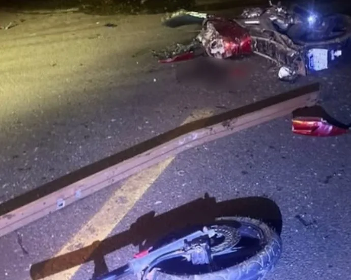 Motociclista morre em acidente com carreta na Rodovia Percy Waldir Semeghini em Fernandópolis Motociclista morre em acidente com carreta na Rodovia Percy Waldir Semeghini em Fernandópolis