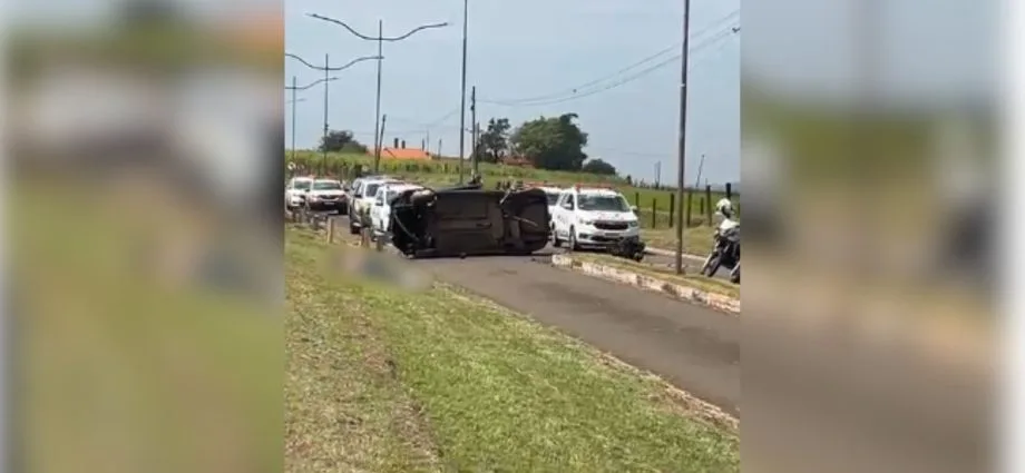 Motorista morre após fuga e capotamento com 25,1 kg de maconha em Catanduva Motorista morre após fuga e capotamento com 25,1 kg de maconha em Catanduva