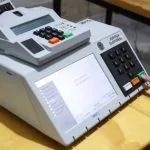 Cerca de 919 mil brasileiros no exterior poderão votar nas eleições de 2026