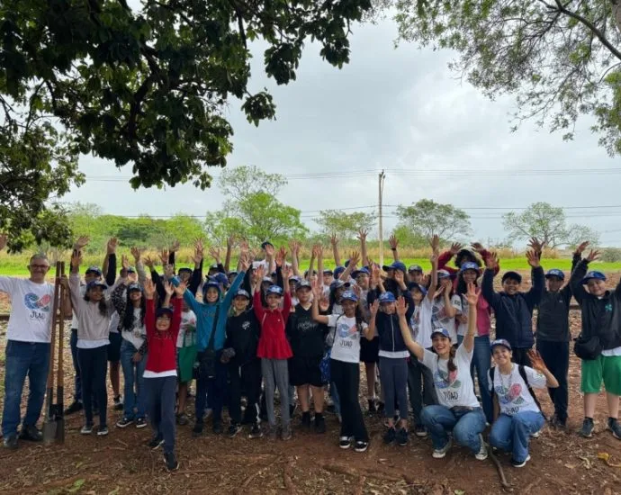 Plantio de Mudas pelo JUAD em Andradina