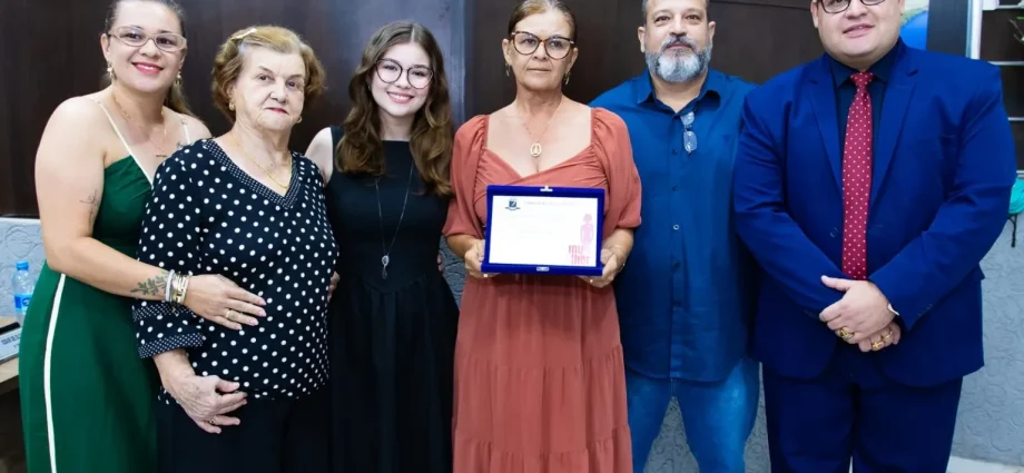 Luzia Rigo recebeu Diploma Mulher-Cidadã em Castilho