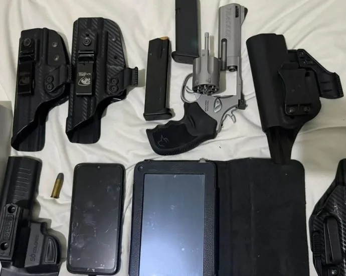 Polícia Civil realiza apreensão de armas e celulares em Araçatuba
