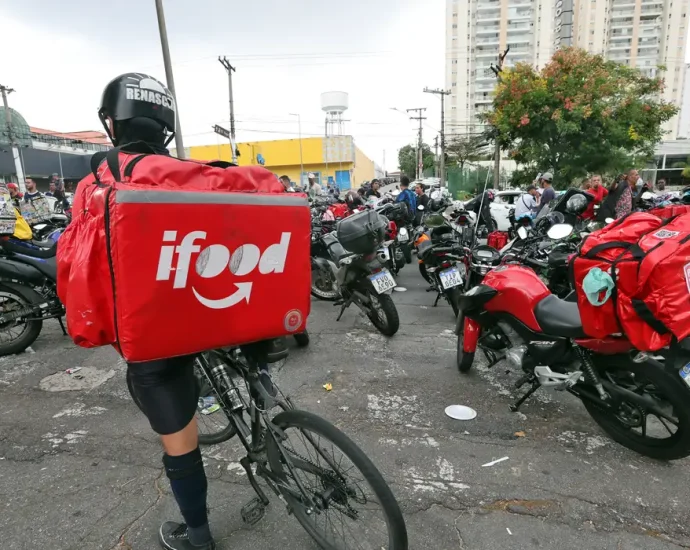 Brasil registra 2 milhões de trabalhadores por meio de aplicativos em 2025