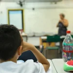 Brasil gasta US$ 4.133 por aluno, aponta relatório da OCDE