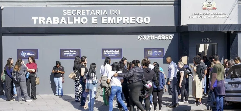 Mutirão de Emprego em São José do Rio Preto Oferece Mais de 120 Vagas nesta Quarta-feira Mutirão de Emprego em São José do Rio Preto Oferece Mais de 120 Vagas nesta Quarta-feira