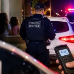 Denúncia de crianças sozinhas termina com fuga policial em Três Lagoas