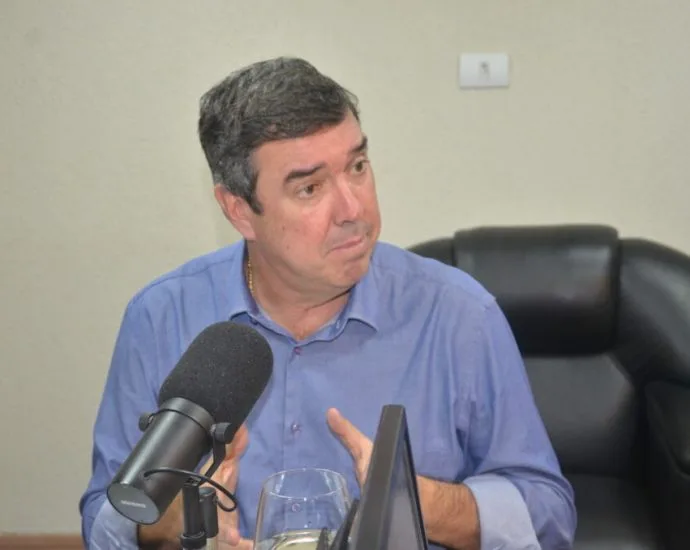 Pesquisa aponta Eduardo Riedel com 66,3% dos votos válidos em MS