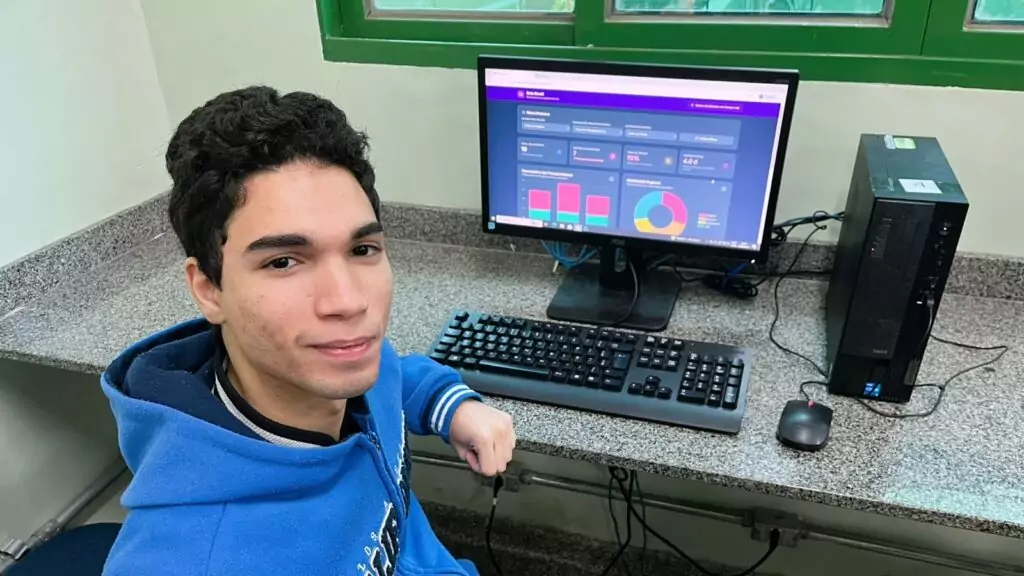 Tecnologia na rede pública amplia oportunidades para jovens em Três Lagoas