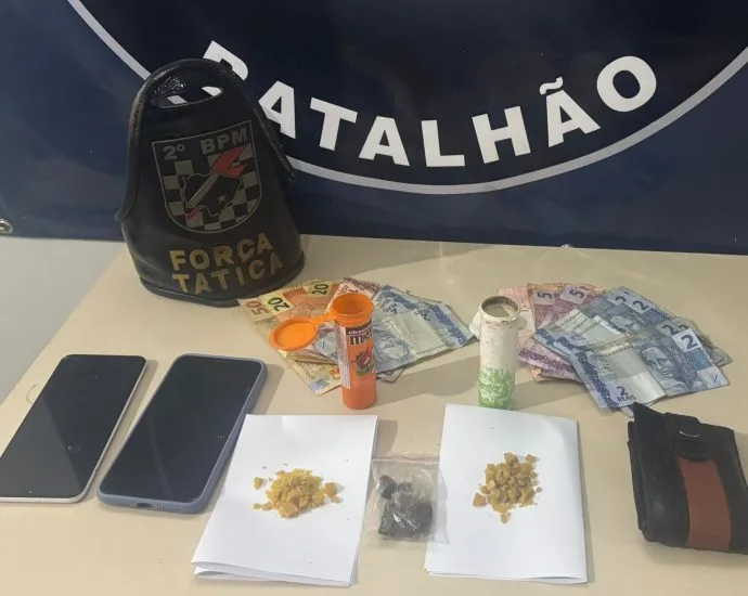 Três Lagoas: dois jovens são presos por suspeita de tráfico de drogas Três Lagoas: dois jovens são presos por suspeita de tráfico de drogas