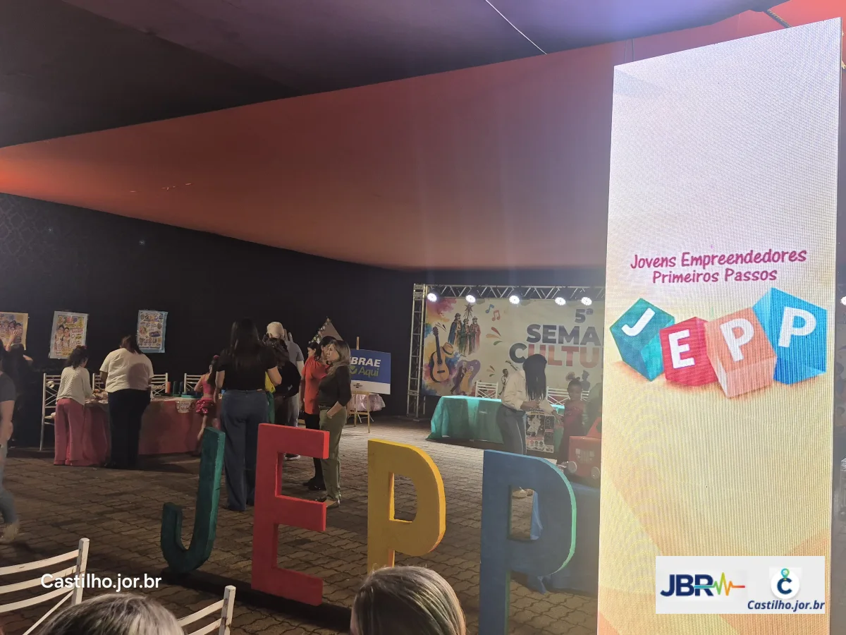 Espaço de exposição identificado com o nome Jovens Empreendedores Primeiros Passos