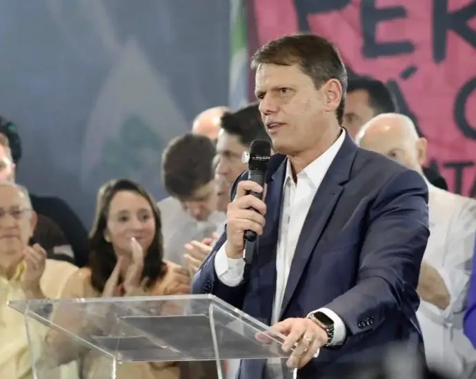 Tarcísio de Freitas lidera votação para governador em Andradina