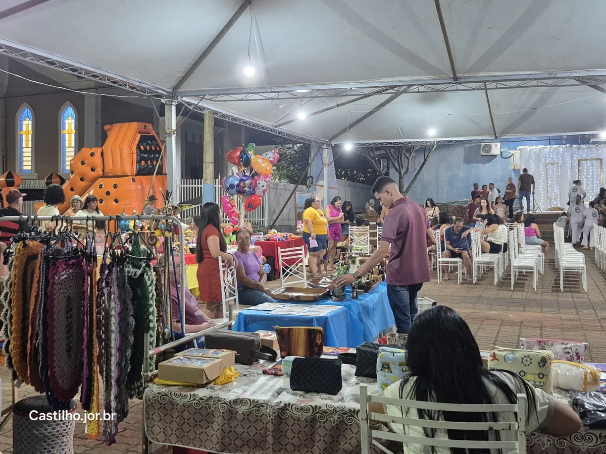 Economia Criativa durante a Semana Cultural de Castilho na Praça da Matriz