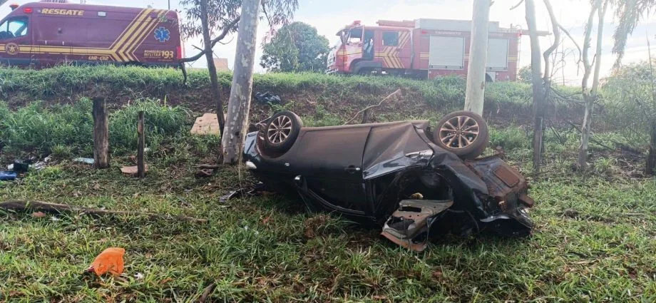 Acidente na BR-376 deixa homem morto entre Dourados e Fátima do Sul Acidente na BR-376 deixa homem morto entre Dourados e Fátima do Sul