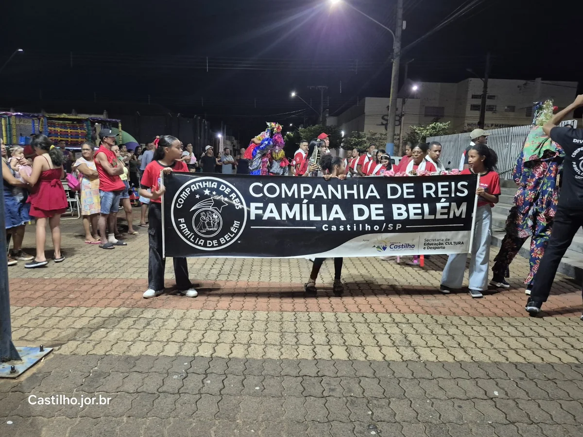 Companhia de Reis Família de Belém durante a Semana Cultural de Castilho