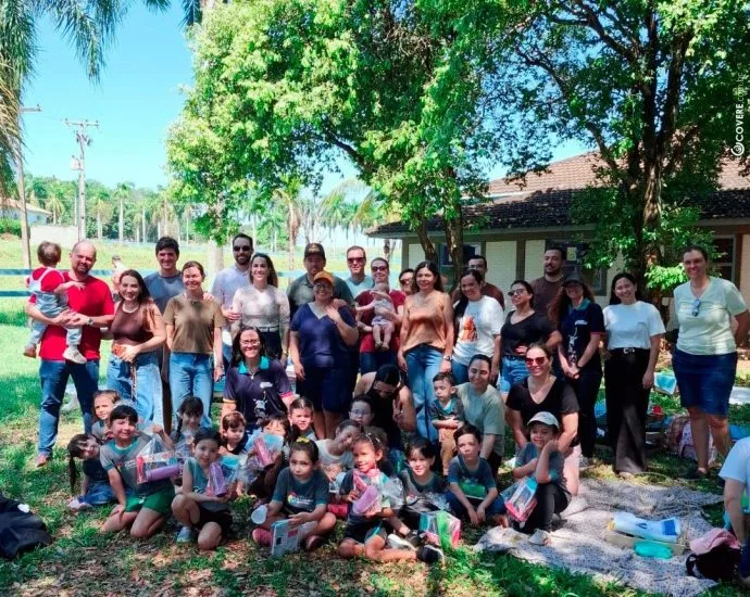 Alunos do CEA fazem plantio de mudas em fazenda de Andradina