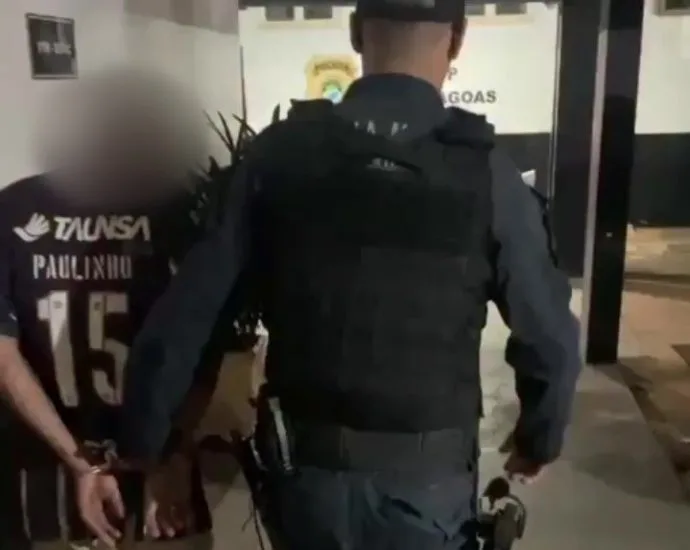 Foragido da Justiça é preso pela PM com pena restante em Três Lagoas Foragido da Justiça é preso pela PM com pena restante em Três Lagoas